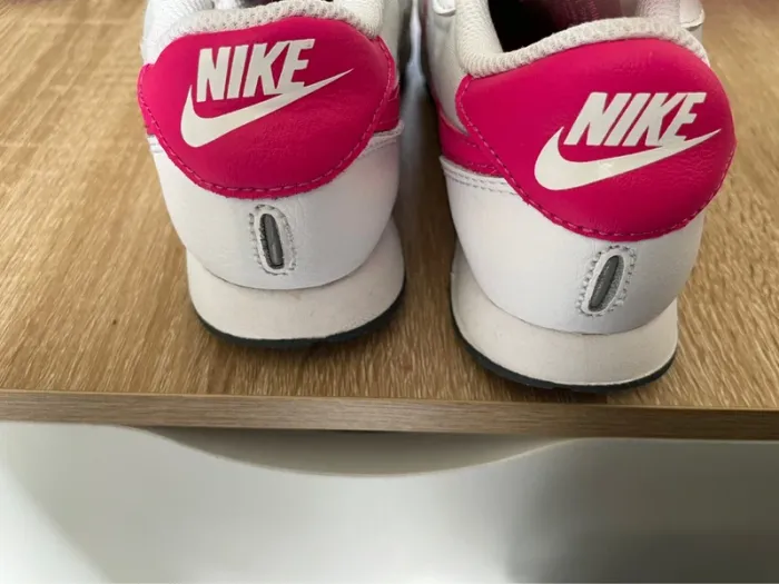 Nike fille à scratch pointure taille 35 - photo numéro 7