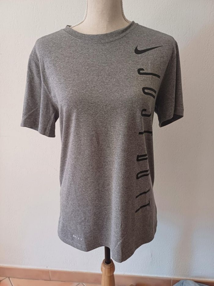 T-SHIRT Nike