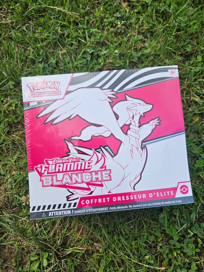 Lot Coffrets Dresseur d’Élite Pokémon – Flamme Blanche & Foudre Noire – Reshiram / Zekrom – Neufs - photo numéro 5