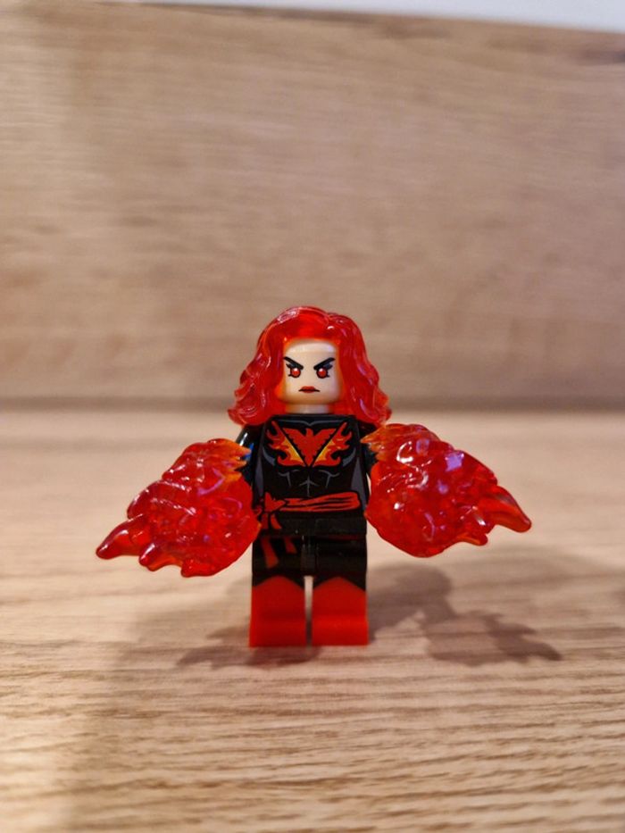 Figurine type lego Dark Phoenix X-Men Marvel