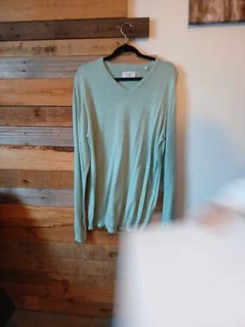 Pull homme en V