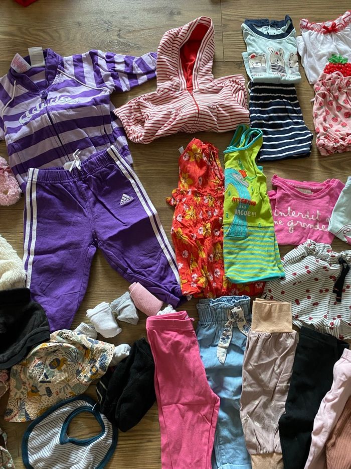 Lot 35 vêtements fille T12 mois - photo numéro 10