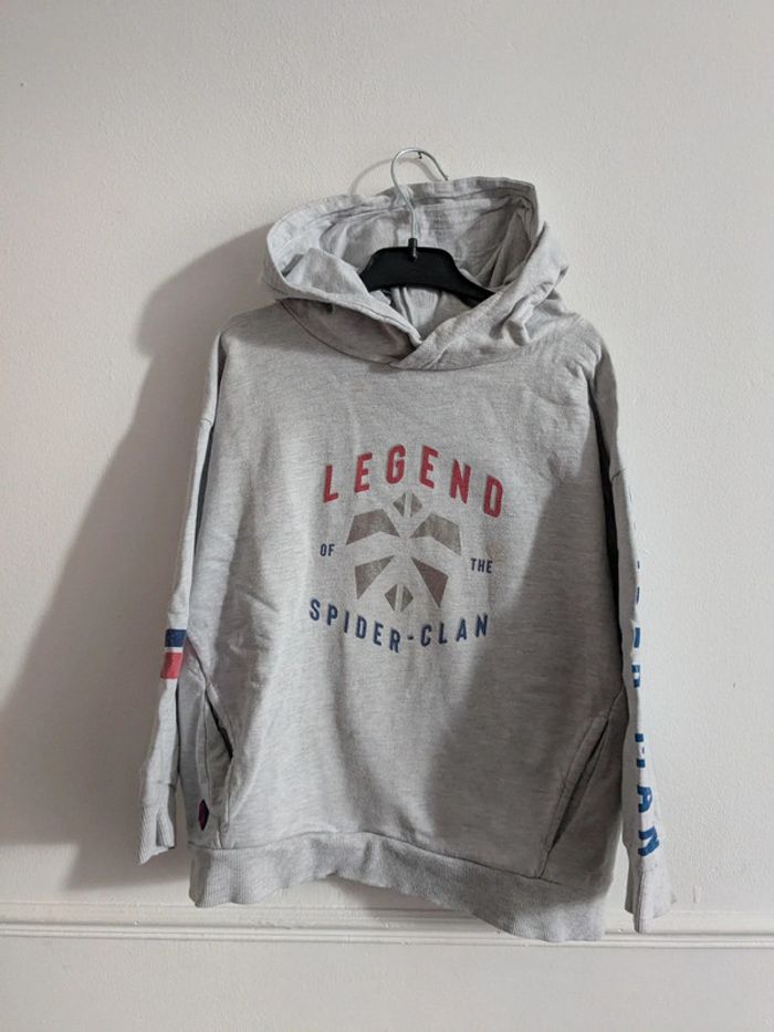 Sweat gris marvel 8 ans