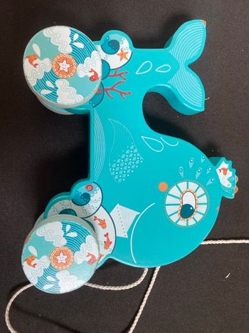 Baleine a roulettes à tirer  Montessori 