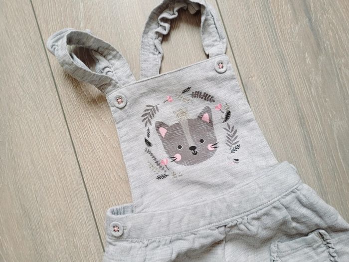 Salopette grise. Fille 9 mois. Marque Orchestra - photo numéro 2
