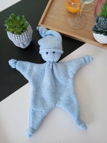 Doudou en laine bleu🌿🌈