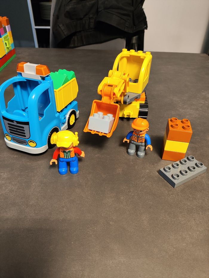 Lego Duplo 10812 : Le camion et la pelleteuse - photo numéro 2