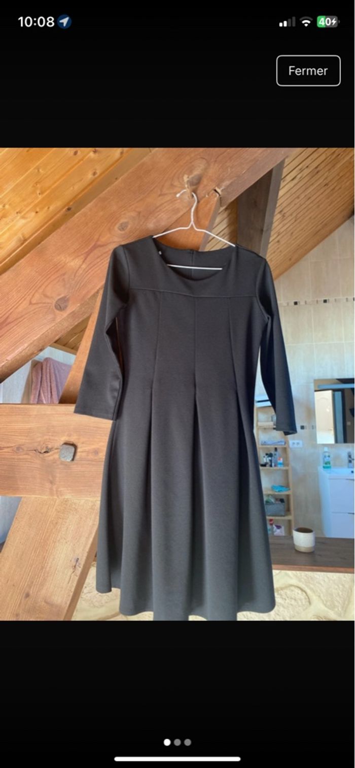 Robe noire mi longue - photo numéro 3