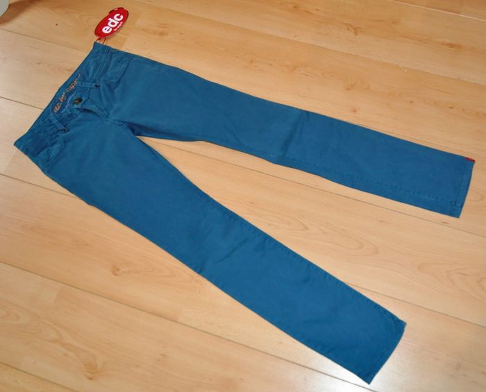 ESPRIT pantalon slim vert T.32 regular, Neuf avec étiquette - photo numéro 3