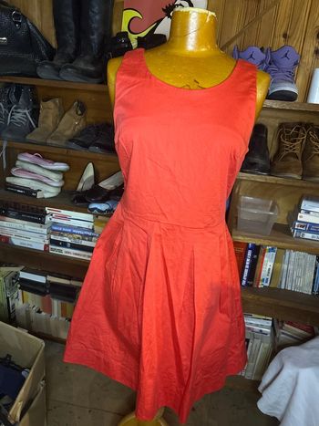 Robe corail plissé