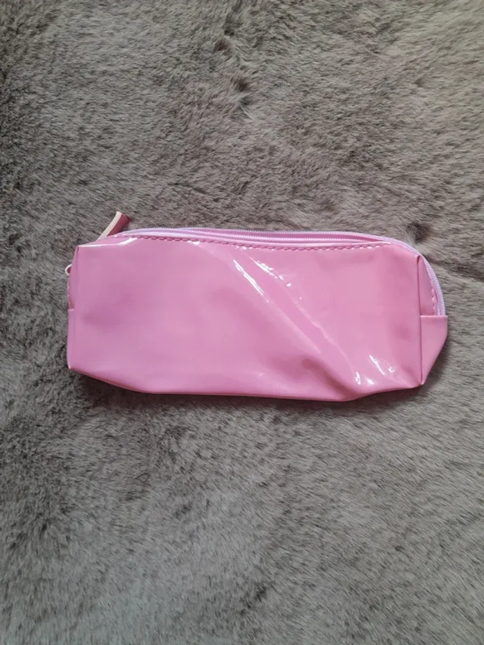 Petite trousse prénom " Océane " Neuf, jamais servis. - photo numéro 3