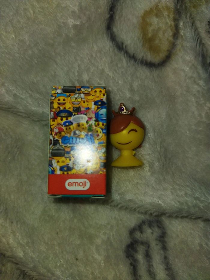 Emoji aldi fille couronne 👑