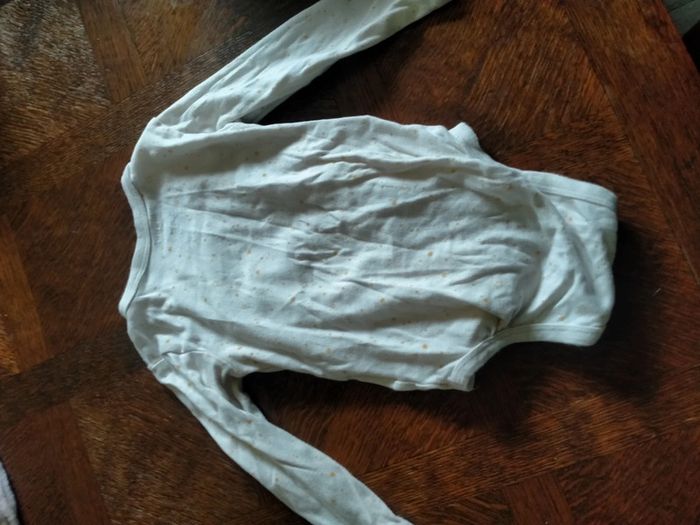 Body 6/12 mois 74/80 cm - photo numéro 3