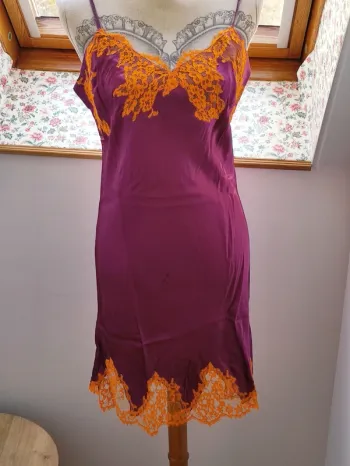 👄 magnifique nuisette en soie neuve 🌺 44/42