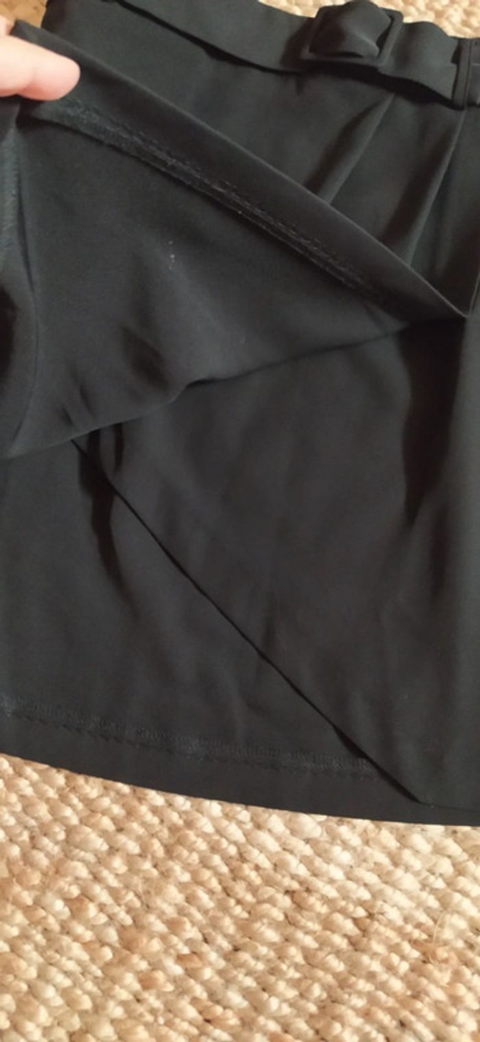 Jupe noire - photo numéro 2