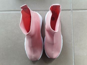 Baskets chaussettes roses fille en 29 NEUVES