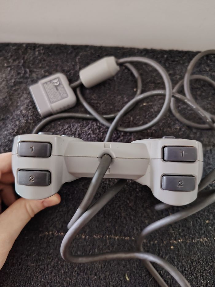 Manette ps1 - photo numéro 2