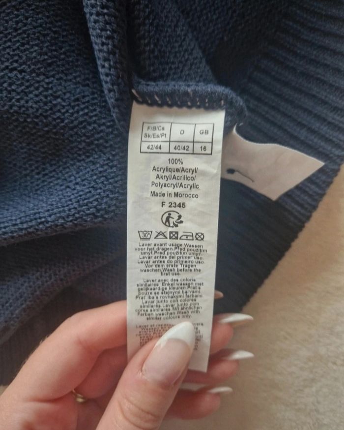 Pull bleu marine - photo numéro 10