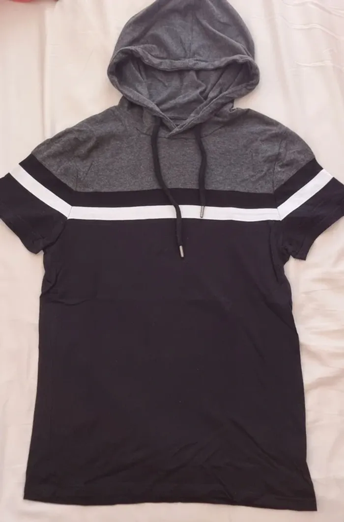 T-shirt à capuche