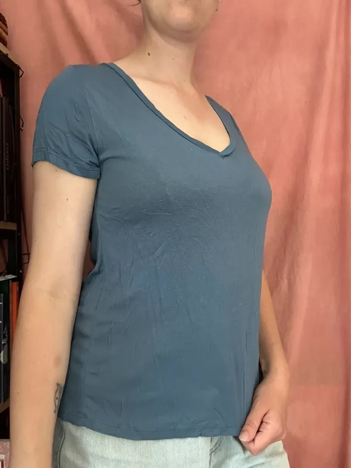 T-shirt bleu souple