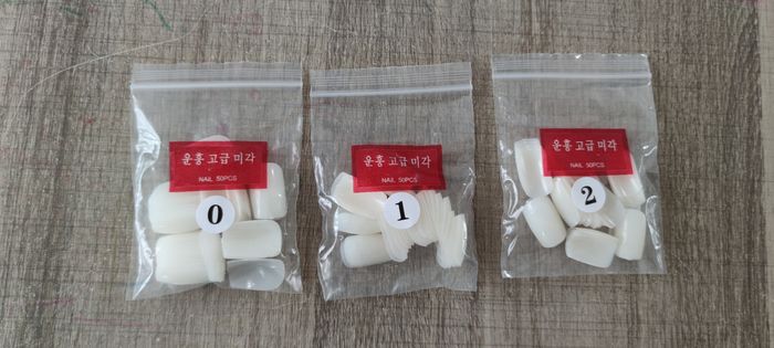 Faux ongles en acrylique, lot de 500 faux ongles de couleur blanc, neuf avec étiquette - photo numéro 2