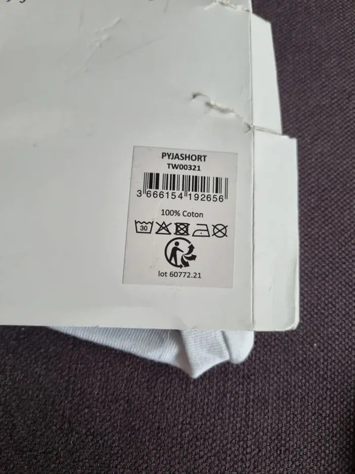 Lot de 2 pyjamas garçon neufs 4 ans - photo numéro 4