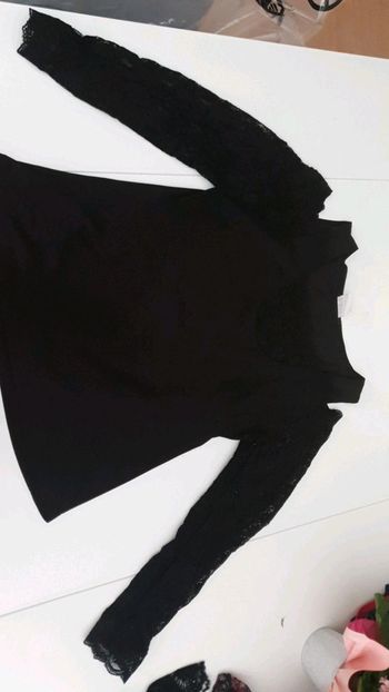 Haut manches longues épaules dénudé