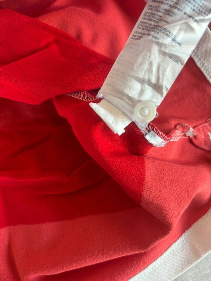 Polo Tommy Hilfiger taille L/XL blanc liserés rouge col V ouvert - photo numéro 8
