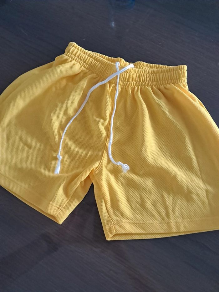 Short neuf 14 ans - photo numéro 5