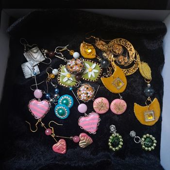 Lot de boucles d'oreilles pendante multicolore artisanale