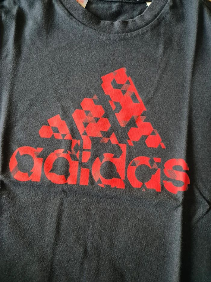T-shirt adidas - photo numéro 2