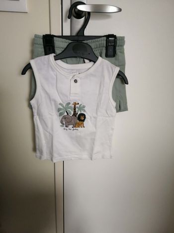 Ensemble 2 pièces (t-shirt sans manches + short, Blanc et Vert) 12 mois (80 cm) Kiabi