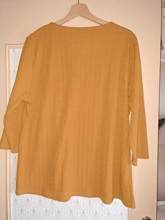 Haut femme moutarde comme neuf 50/52 T6 tbe étiquette coupée - photo numéro 5