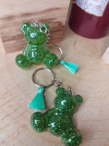 Porte clé ours vert