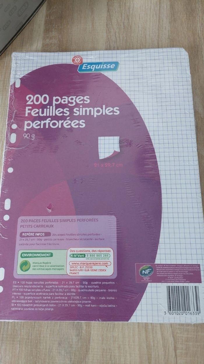 Lot Classeurs et fournitures pour classeurs - photo numéro 3