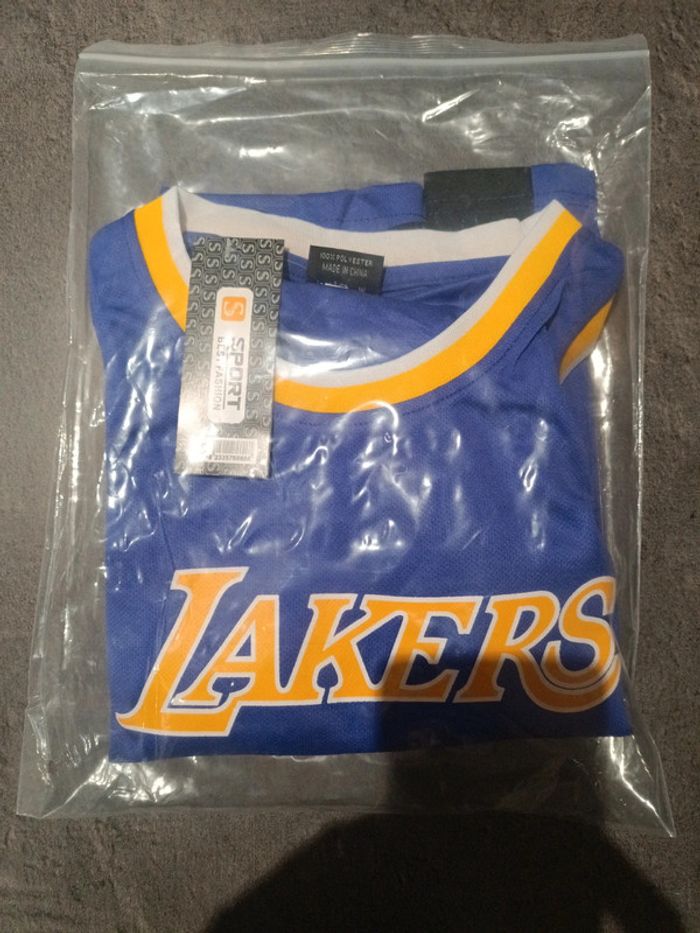 Tenue NBA Los Angeles Lakers LeBron James violet. T.22 - photo numéro 5