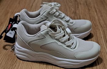 Basket  work out taille 36 neuf