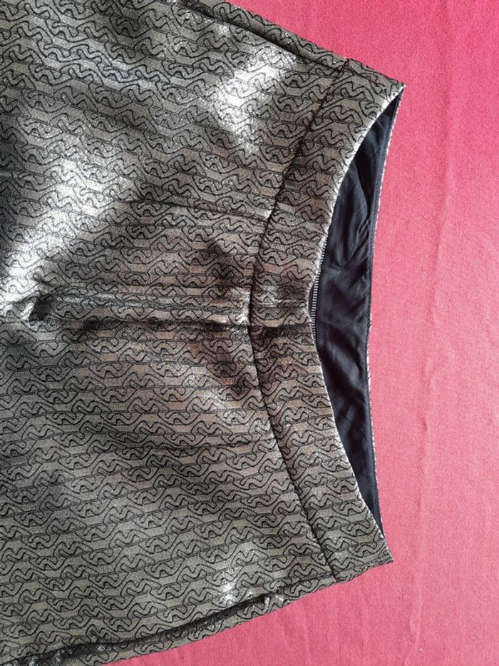Très beau pantalon de fete please - photo numéro 4