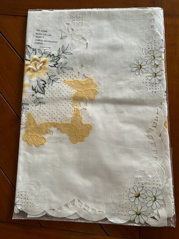 Nappe brodée