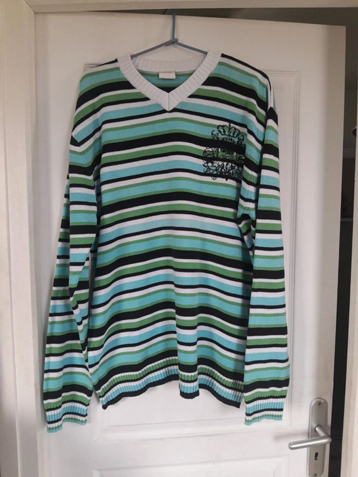 Beau pull coton rayé avec motif