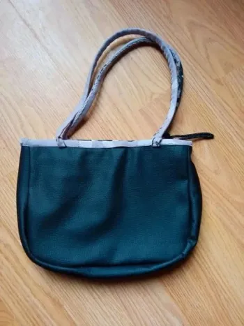 Petit sac à main noir