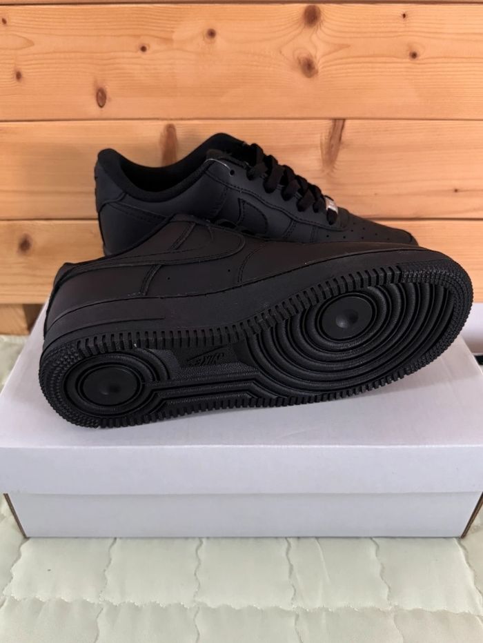 Nike Air Force 1 Low '07 Noir  Taille 45 - photo numéro 5