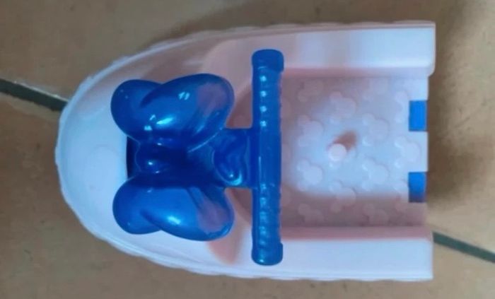 Minnie et son jet ski - photo numéro 2