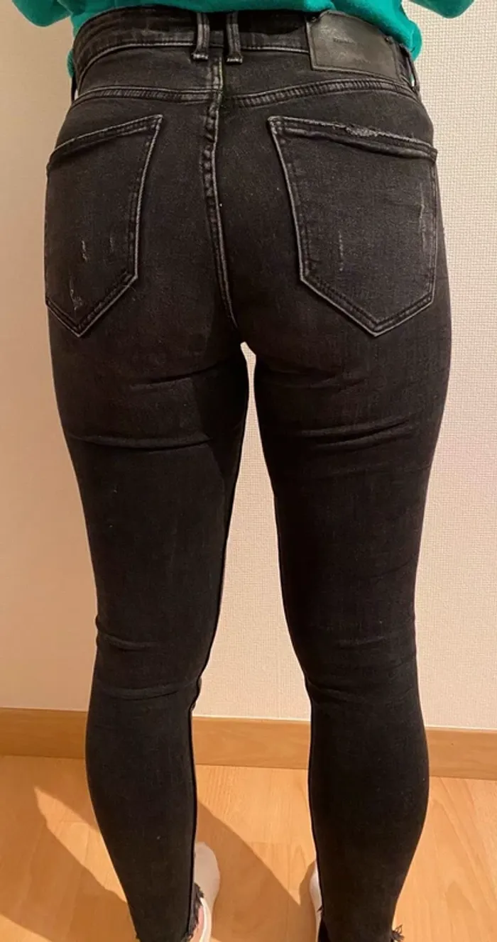 Jean noir Zara - photo numéro 3