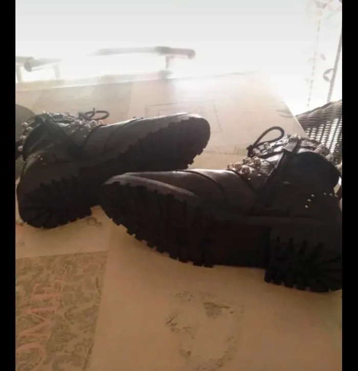 Paire de bottines cloutées Zara - photo numéro 3