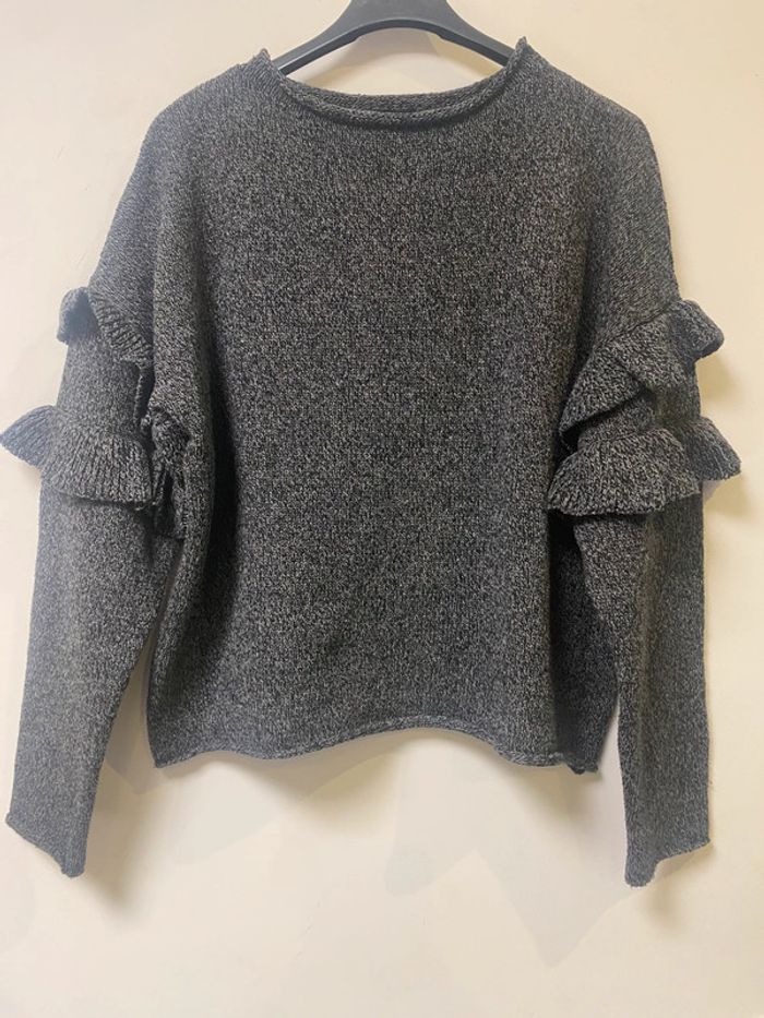 Joli pull gris Shein taille 36 volants sur les manches