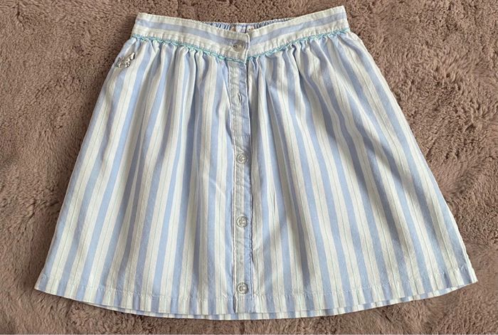 Jupe courte boutonée