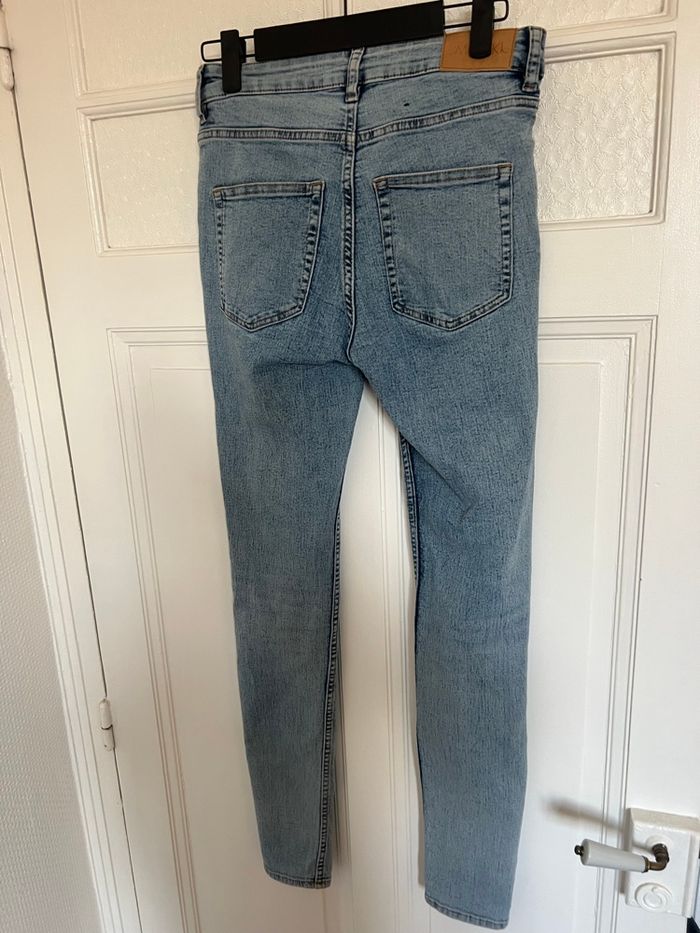 Jean monki bleu taille 27 / 36 - photo numéro 4