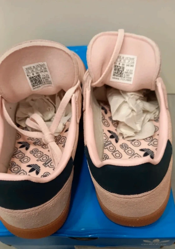 Baskets Adidas Spezials Taille 38 - photo numéro 4