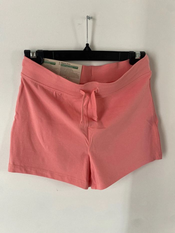 Short fille